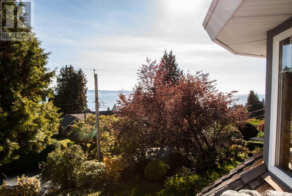 2605 Lawson Avenue, West Vancouver, British Columbia  V7V 2G3 - Photo 27 - R3014102