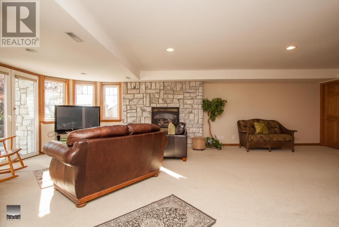 2605 Lawson Avenue, West Vancouver, British Columbia  V7V 2G3 - Photo 3 - R3014102