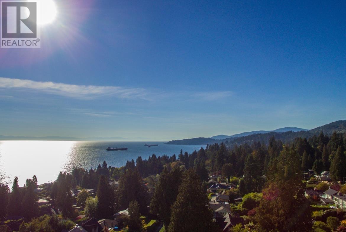 2605 Lawson Avenue, West Vancouver, British Columbia  V7V 2G3 - Photo 36 - R3014102