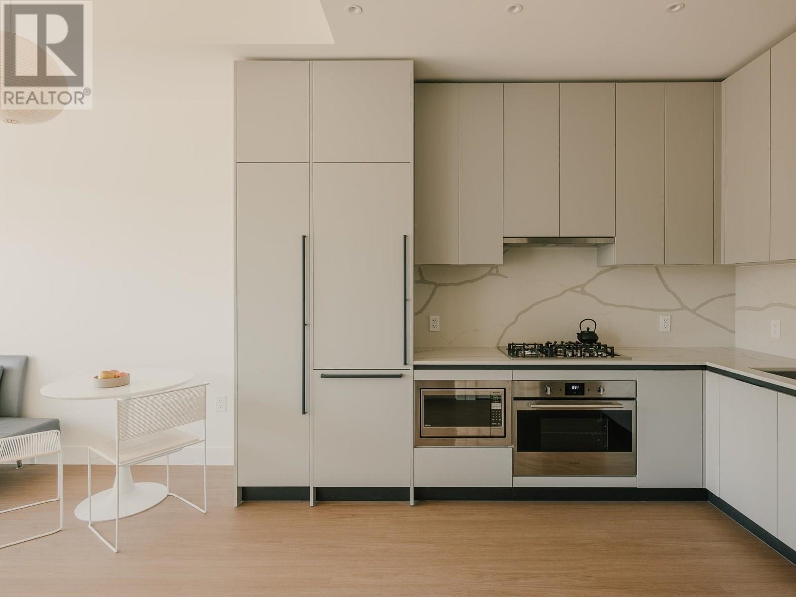 PH609 2235 E BROADWAY, vancouver, British Columbia