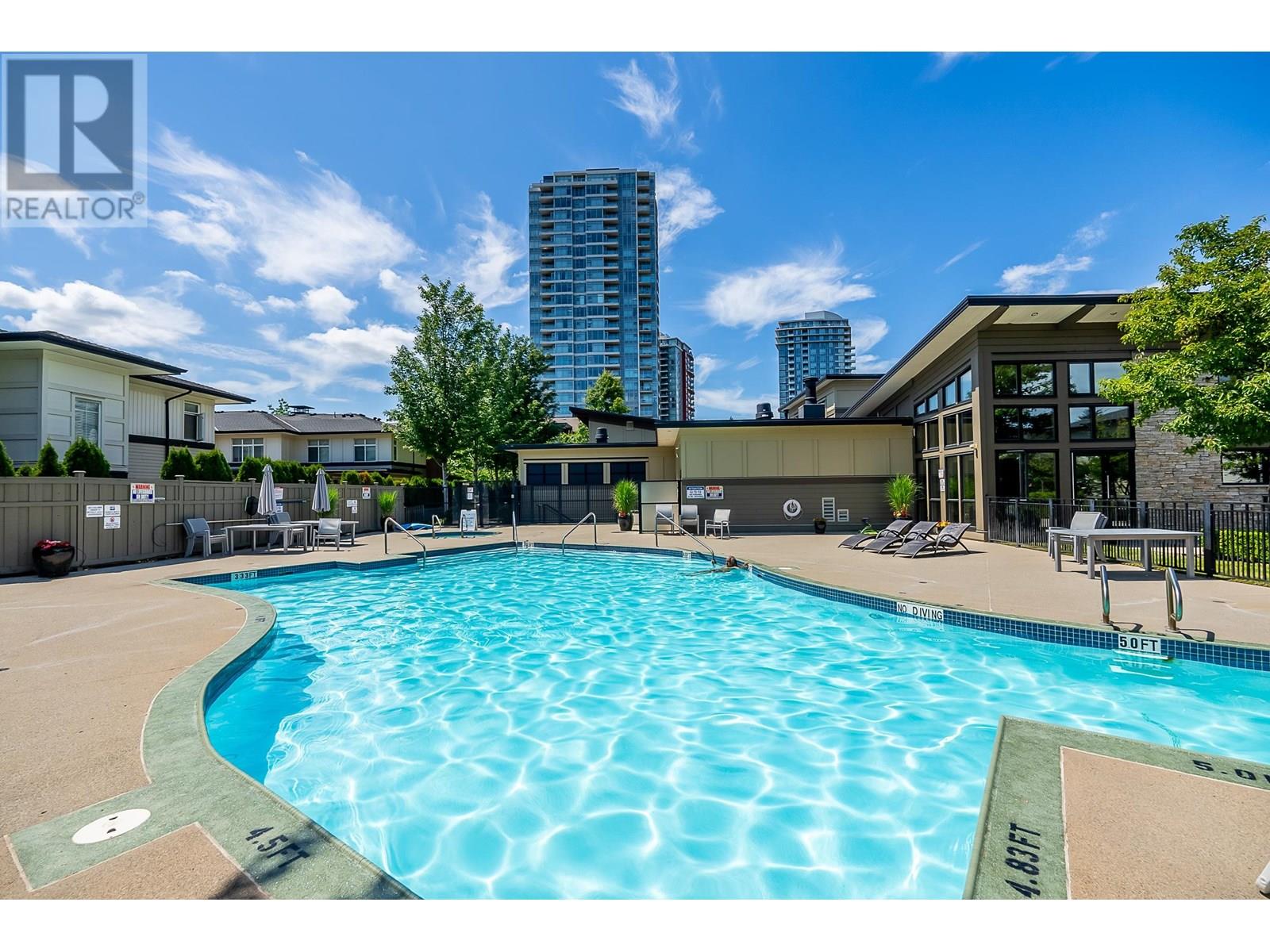 1905 3100 Windsor Gate, Coquitlam, British Columbia  V3B 0P3 - Photo 2 - R3014103