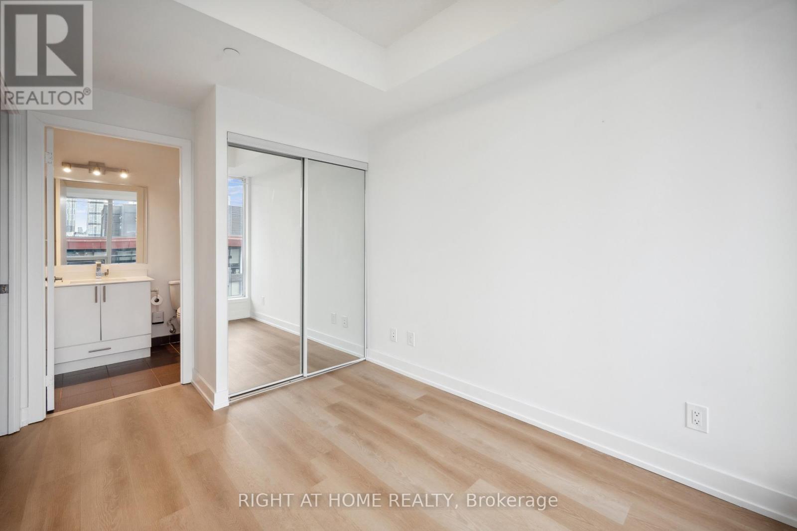 1005 - 225 Sackville Street, Toronto, Ontario  M5A 0B9 - Photo 13 - C12211381