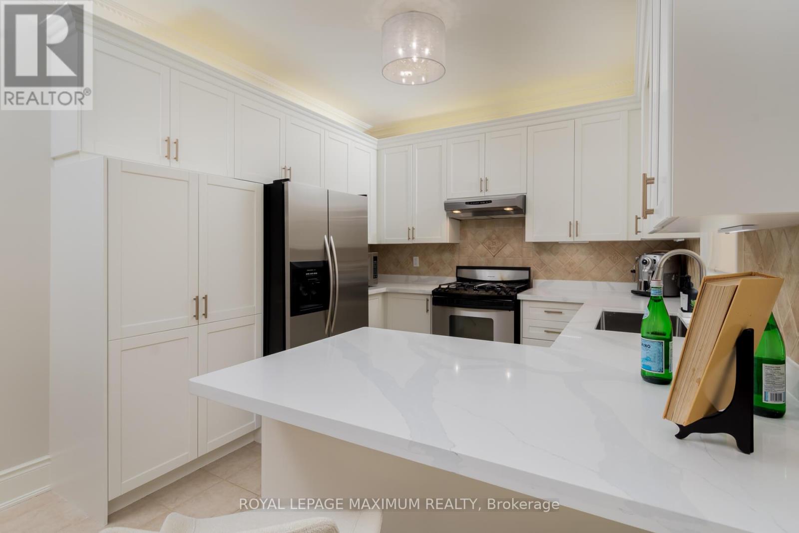 16 Saint Clare Boulevard, Vaughan, Ontario  L4H 2A2 - Photo 10 - N12211373