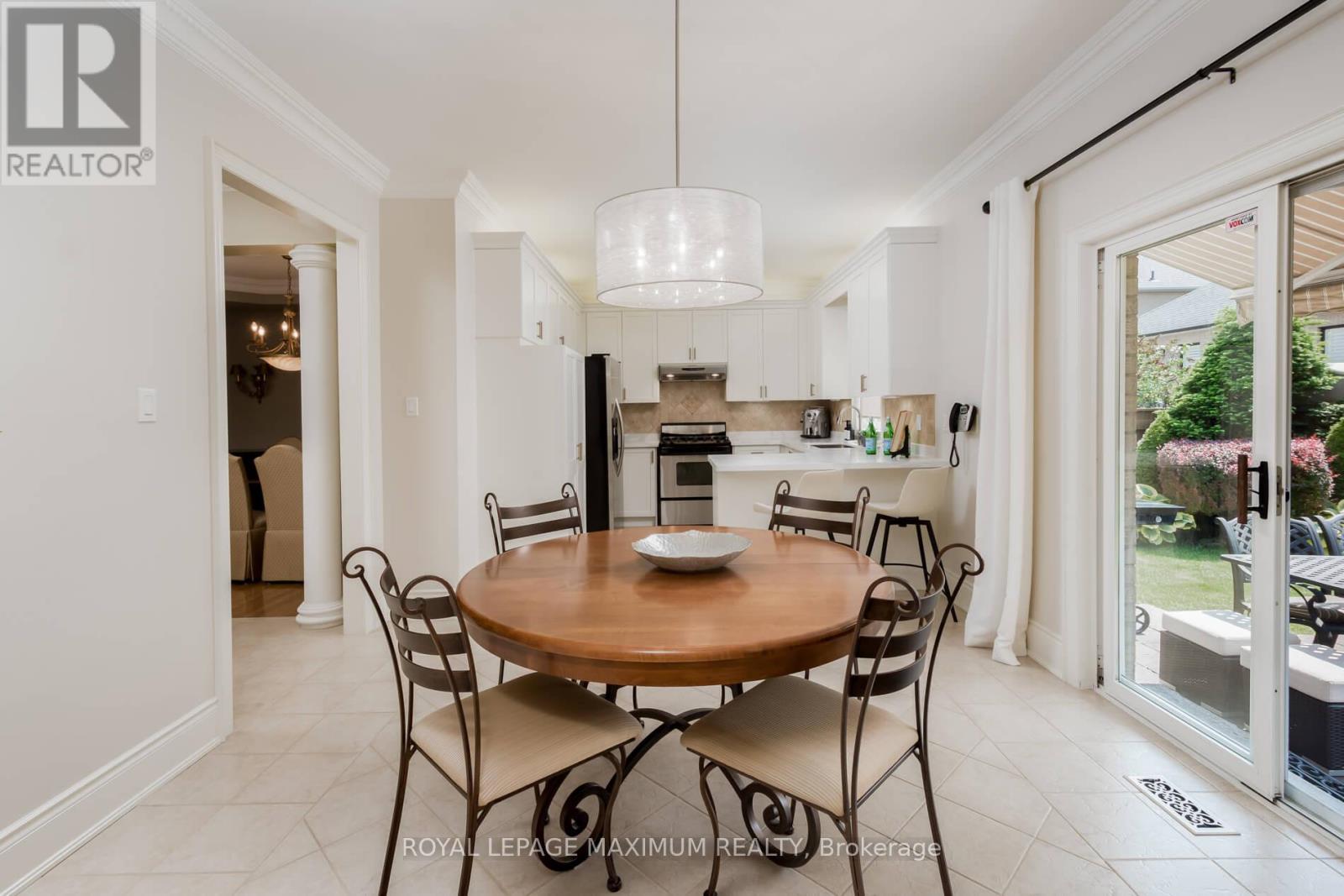 16 Saint Clare Boulevard, Vaughan, Ontario  L4H 2A2 - Photo 8 - N12211373