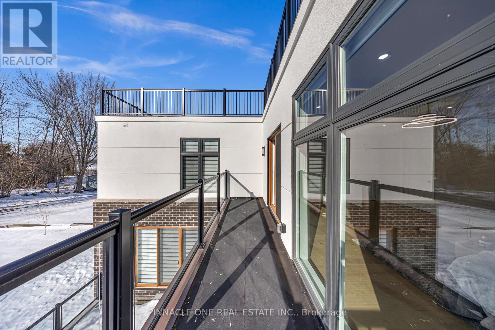 992 Little Cedar Avenue, Innisfil, Ontario  L0L 1W0 - Photo 32 - N12211377