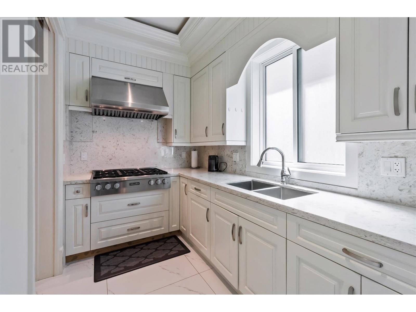 8371 Mowbray Road, Richmond, British Columbia  V7A 2B8 - Photo 5 - R3014041