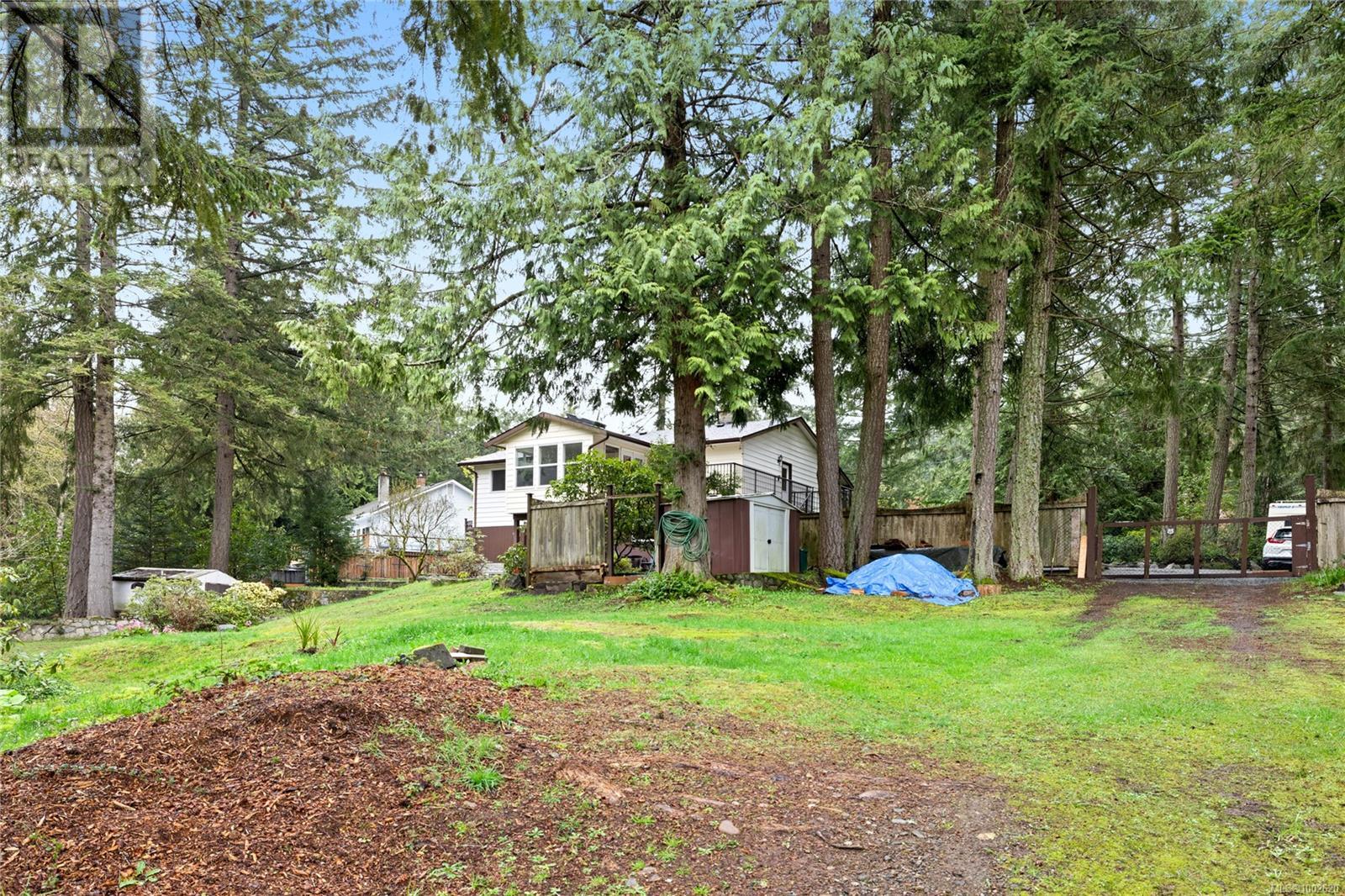 Property at 6650 Green Acres Way image 3