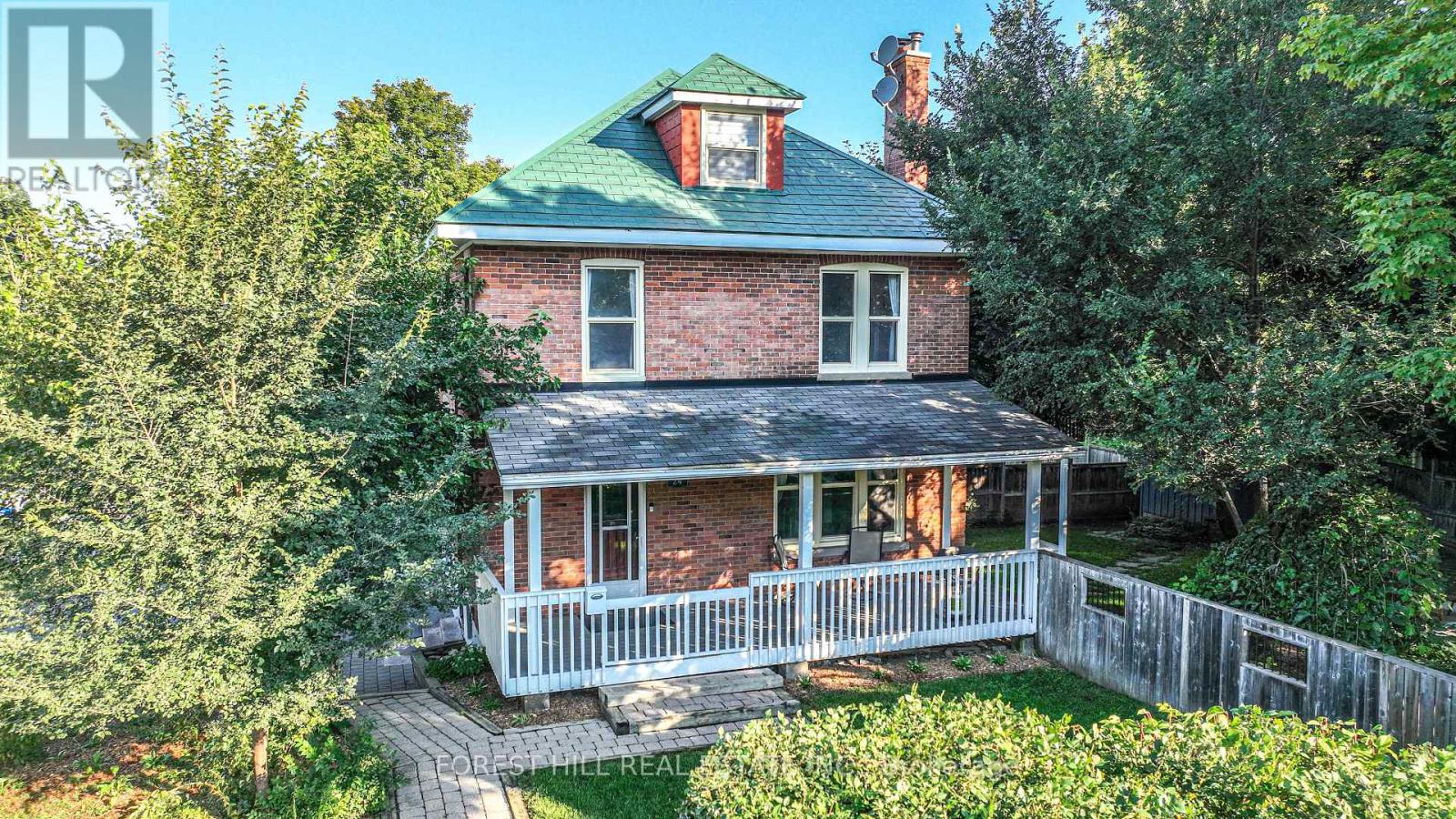 24 PENETANG STREET, Barrie, Ontario