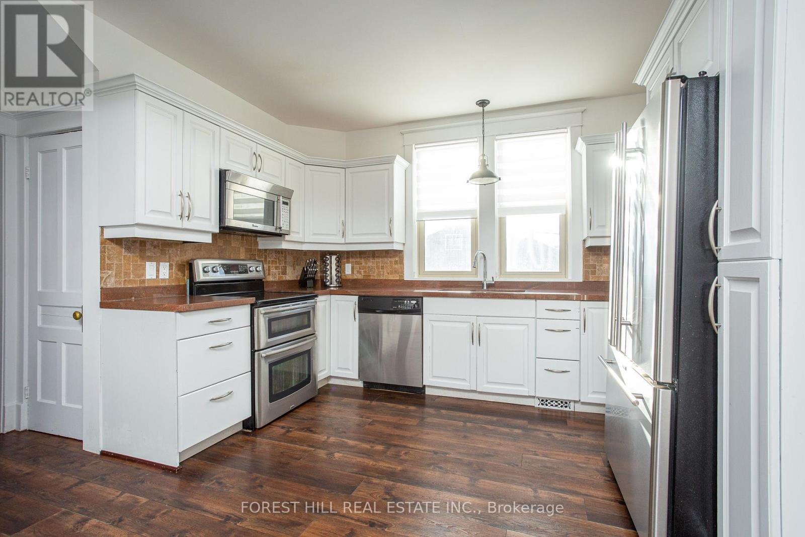 24 Penetang Street, Barrie, Ontario  L4M 1V6 - Photo 12 - S12211372