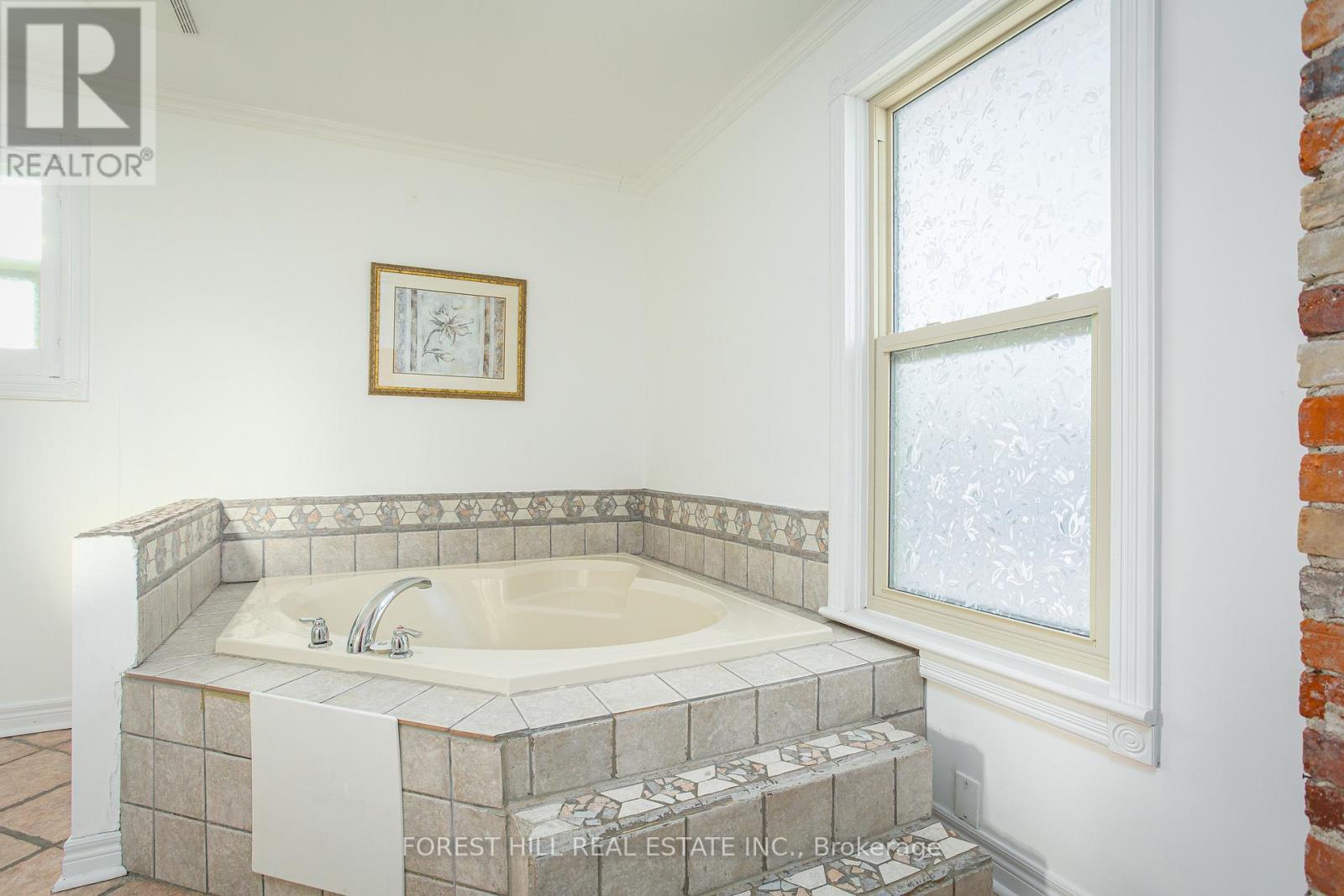 24 Penetang Street, Barrie, Ontario  L4M 1V6 - Photo 21 - S12211372