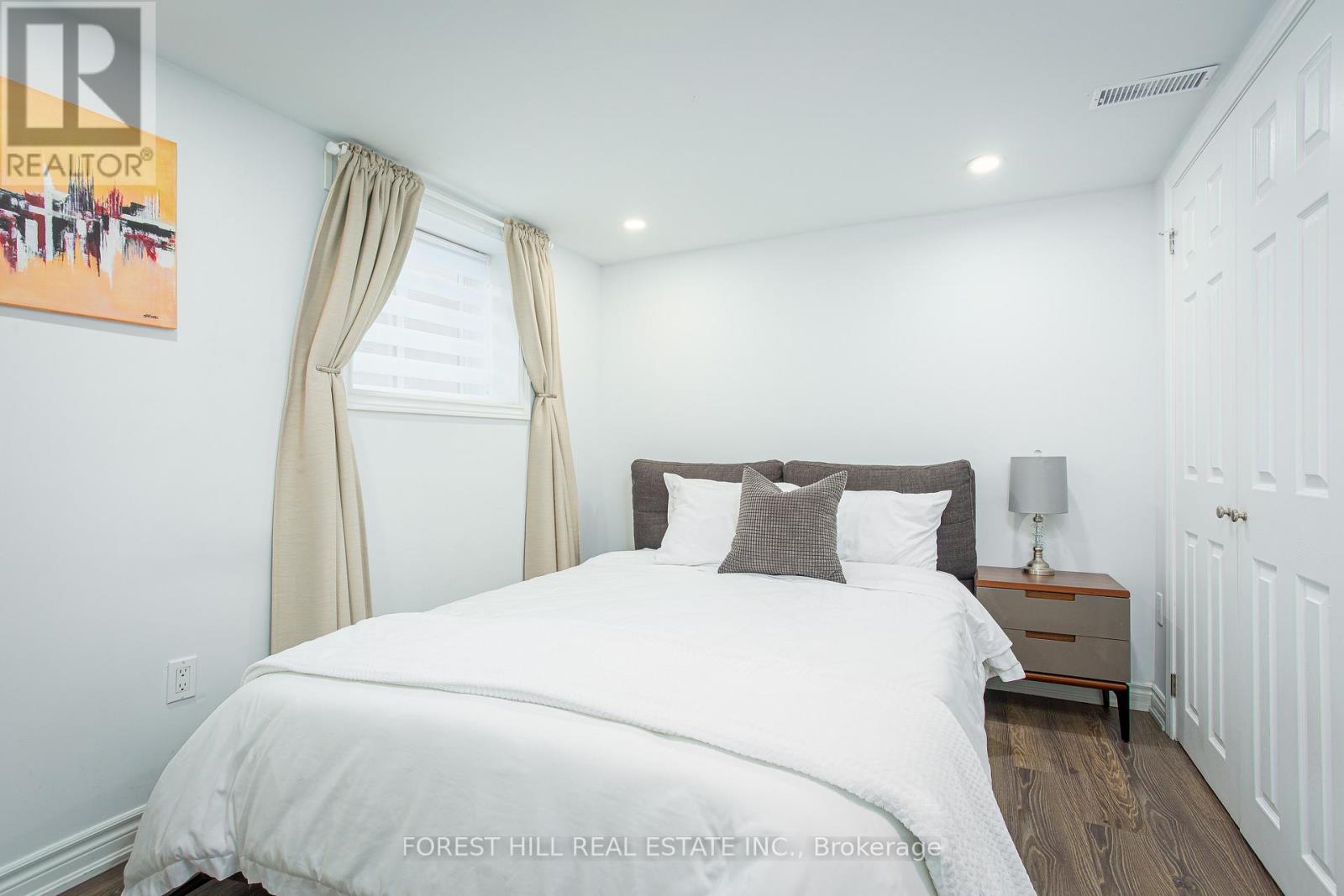 24 Penetang Street, Barrie, Ontario  L4M 1V6 - Photo 29 - S12211372