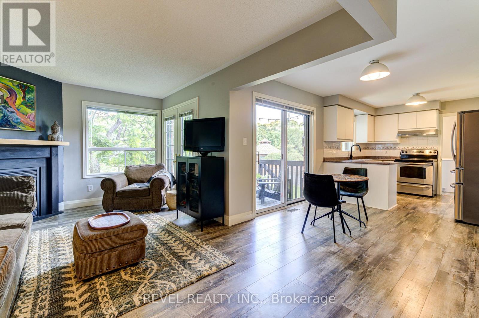 141 Wasaga Sands Drive E, Wasaga Beach, Ontario  L9Z 1H9 - Photo 12 - S12211374