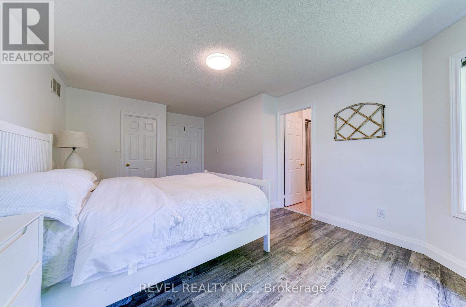 141 Wasaga Sands Drive E, Wasaga Beach, Ontario  L9Z 1H9 - Photo 19 - S12211374