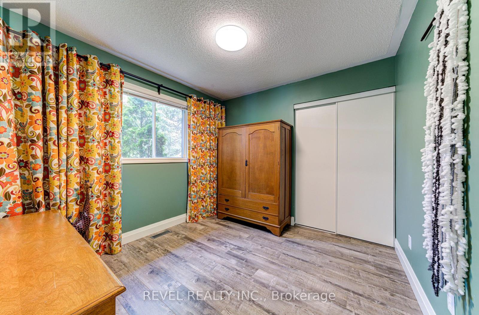 141 Wasaga Sands Drive E, Wasaga Beach, Ontario  L9Z 1H9 - Photo 23 - S12211374