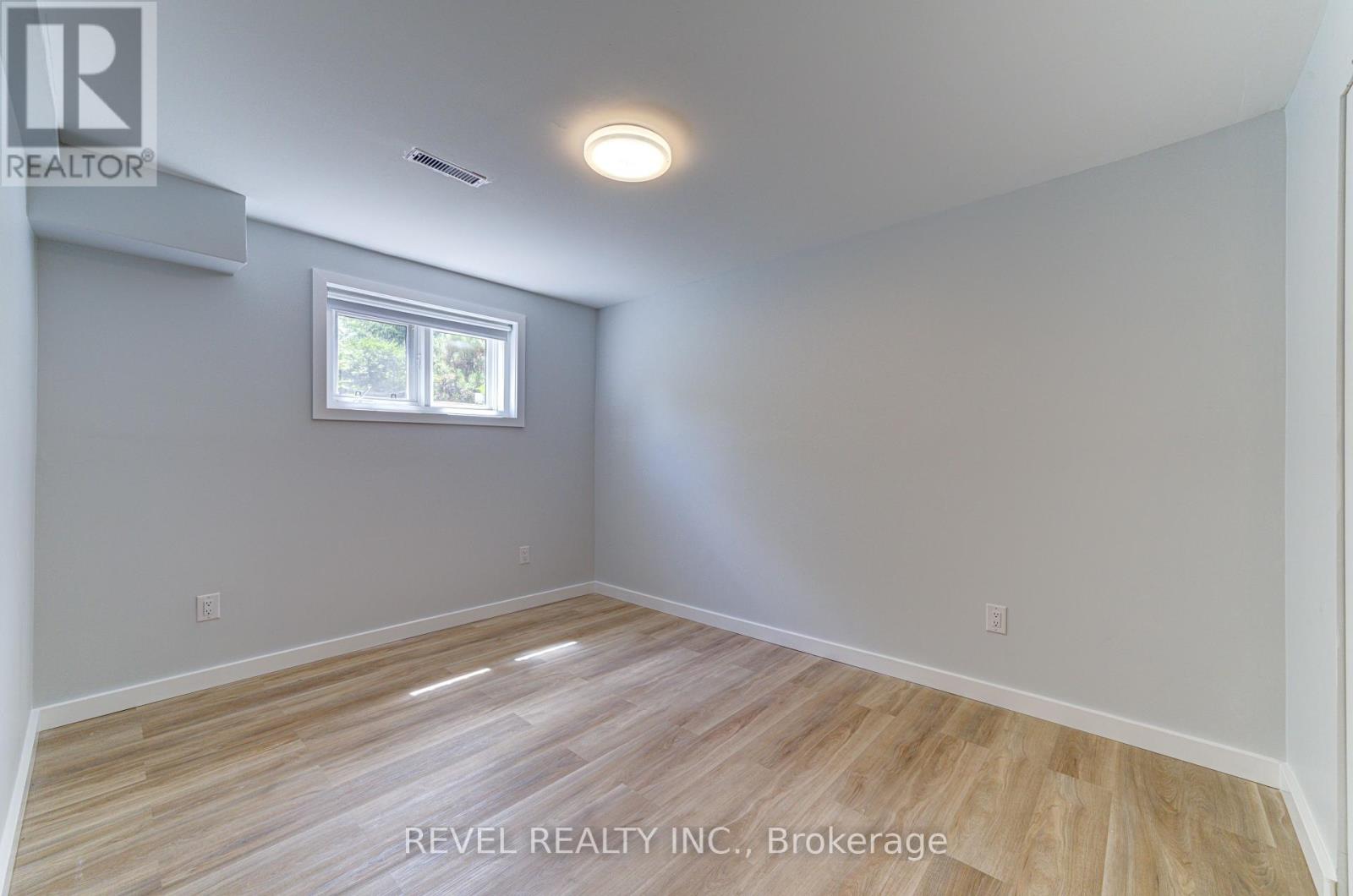 141 Wasaga Sands Drive E, Wasaga Beach, Ontario  L9Z 1H9 - Photo 33 - S12211374