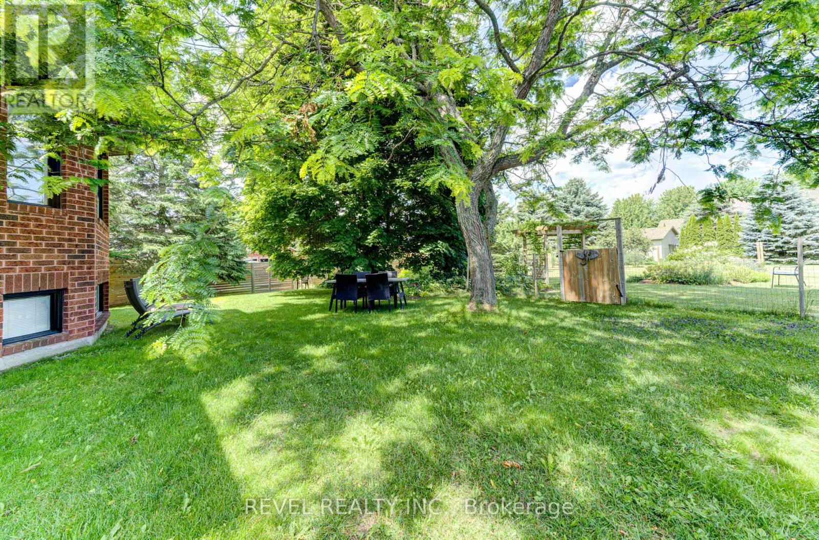 141 Wasaga Sands Drive E, Wasaga Beach, Ontario  L9Z 1H9 - Photo 39 - S12211374