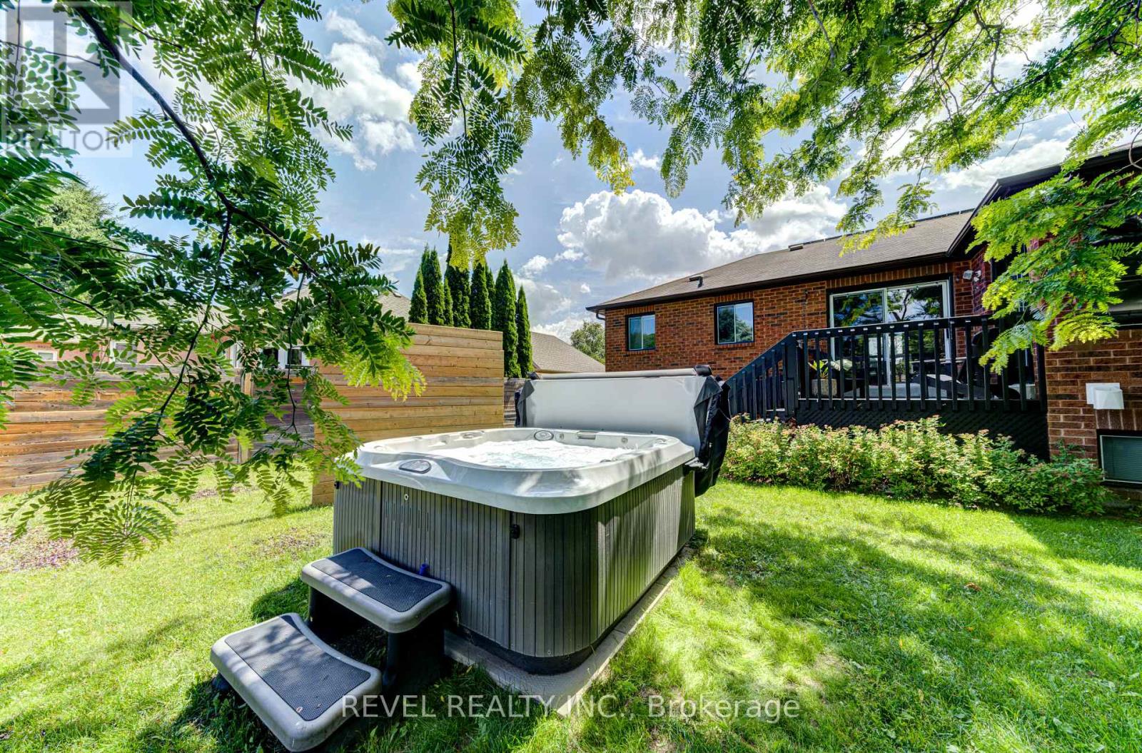 141 Wasaga Sands Drive E, Wasaga Beach, Ontario  L9Z 1H9 - Photo 41 - S12211374