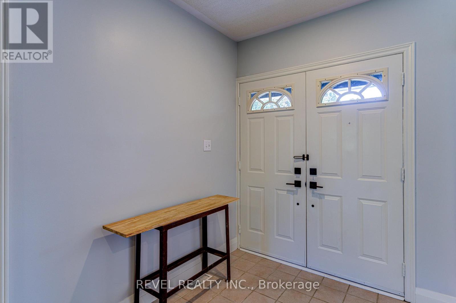 141 Wasaga Sands Drive E, Wasaga Beach, Ontario  L9Z 1H9 - Photo 5 - S12211374