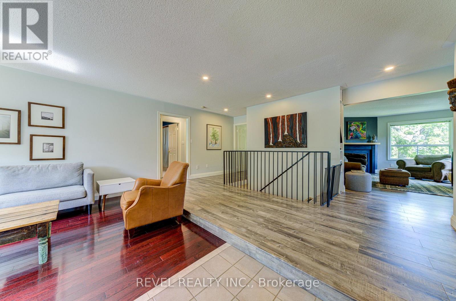 141 Wasaga Sands Drive E, Wasaga Beach, Ontario  L9Z 1H9 - Photo 6 - S12211374