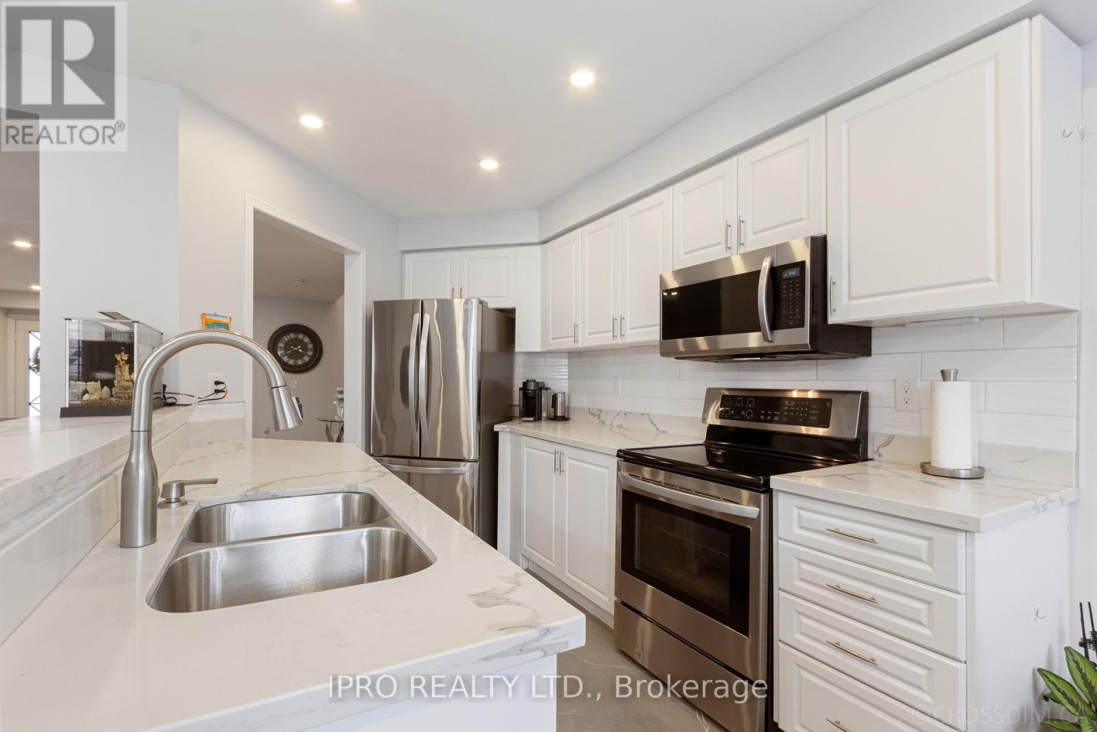 3814 Ridgepoint Way, Mississauga, Ontario  L5N 7T7 - Photo 13 - W12211365