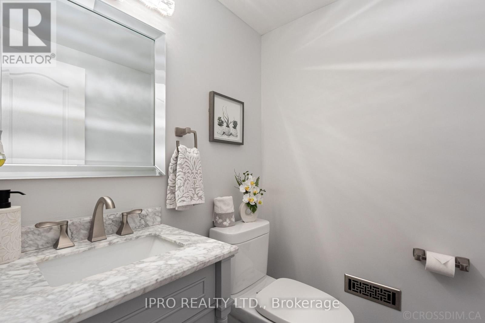 3814 Ridgepoint Way, Mississauga, Ontario  L5N 7T7 - Photo 16 - W12211365