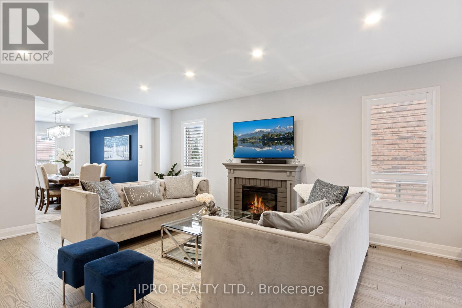 3814 Ridgepoint Way, Mississauga, Ontario  L5N 7T7 - Photo 5 - W12211365