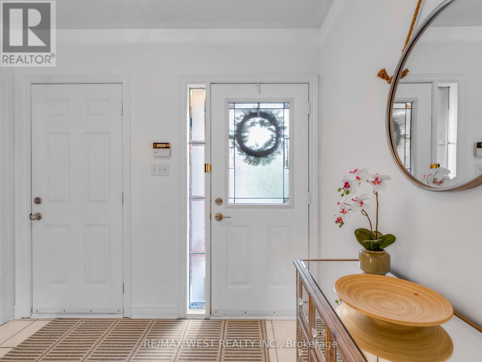 26 Shady Glen Crescent, Caledon (Bolton East), Ontario  L7E 2K4 - Photo 6 - W12211367
