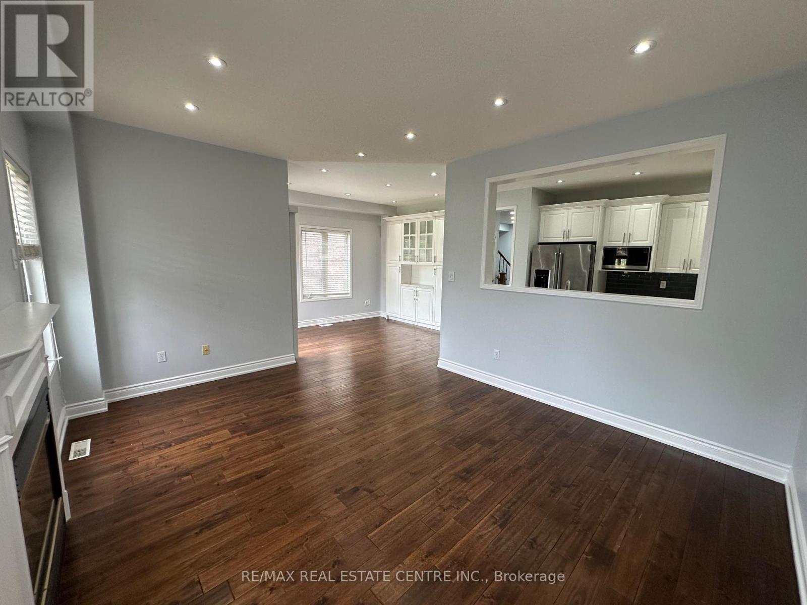 Upper - 3178 Oakview Road, Mississauga, Ontario  L5N 7N9 - Photo 15 - W12186687