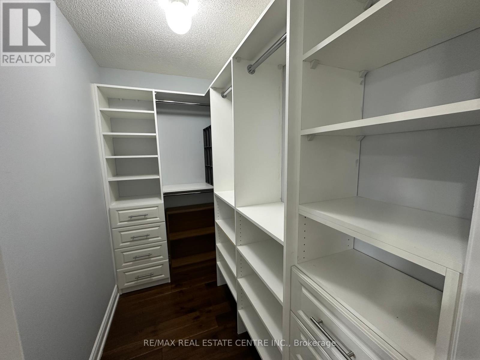 Upper - 3178 Oakview Road, Mississauga, Ontario  L5N 7N9 - Photo 22 - W12186687