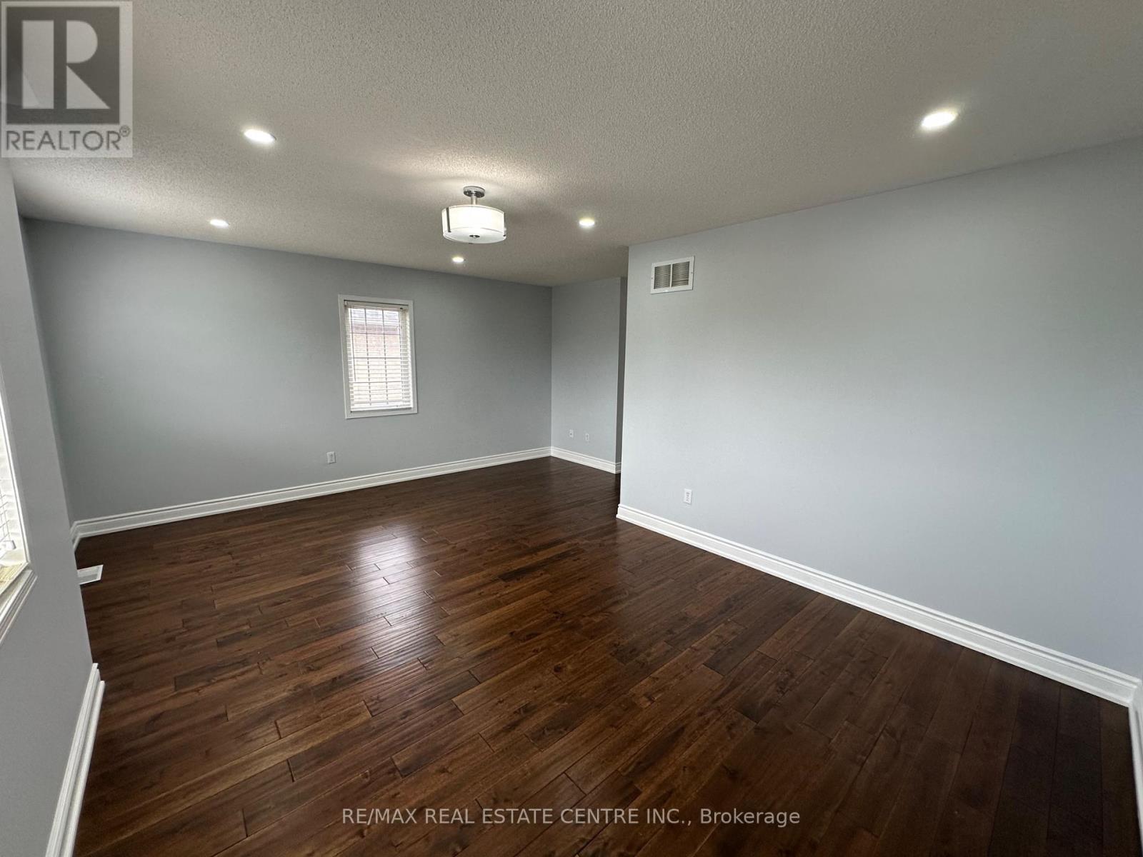 Upper - 3178 Oakview Road, Mississauga, Ontario  L5N 7N9 - Photo 33 - W12186687