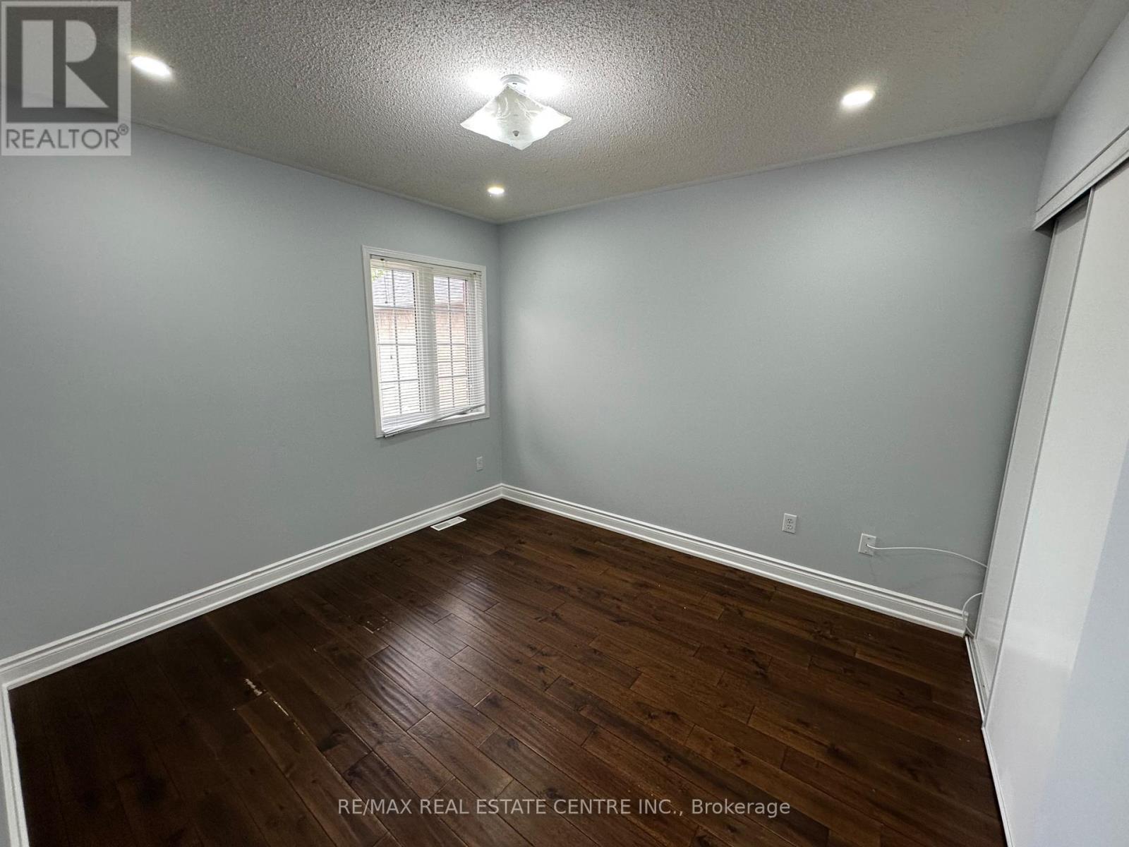 Upper - 3178 Oakview Road, Mississauga, Ontario  L5N 7N9 - Photo 26 - W12186687
