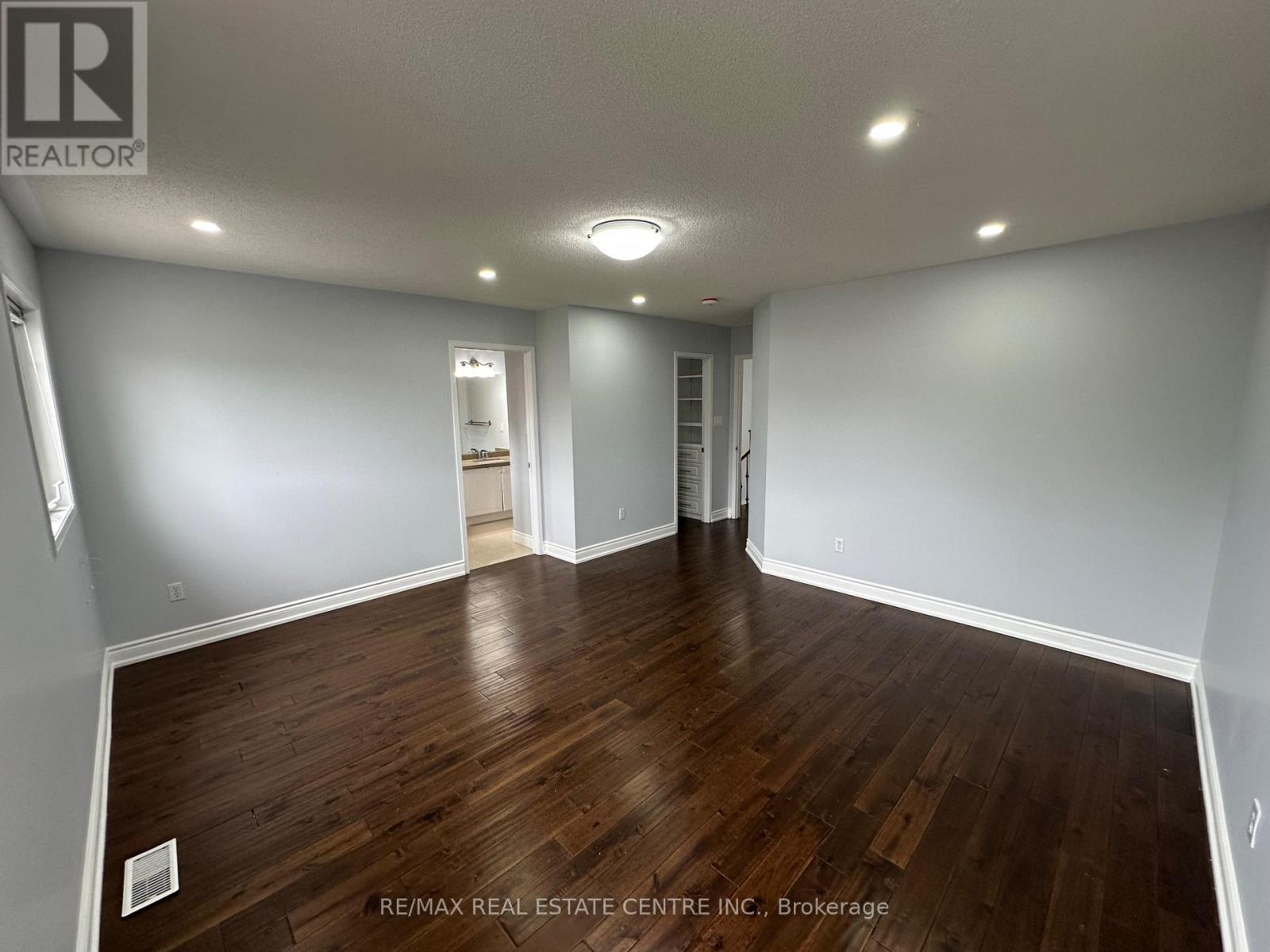Upper - 3178 Oakview Road, Mississauga, Ontario  L5N 7N9 - Photo 20 - W12186687