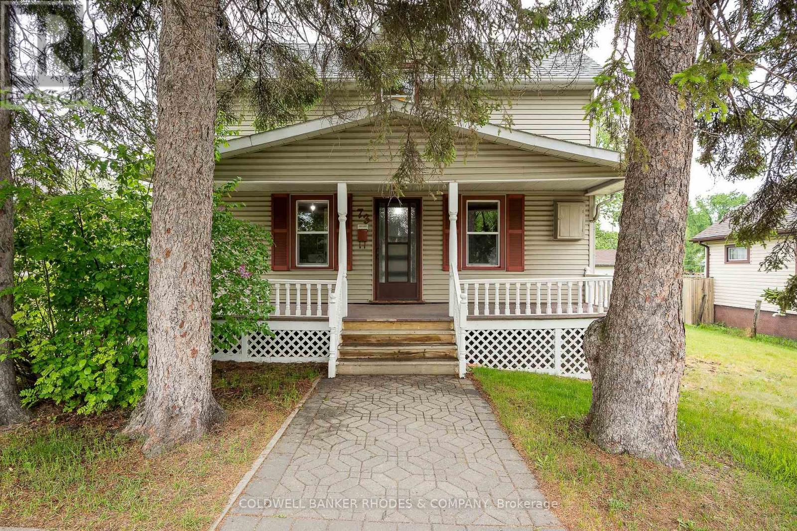 73 Empress Avenue N, Thunder Bay, Ontario  P7A 6C2 - Photo 2 - X12211403