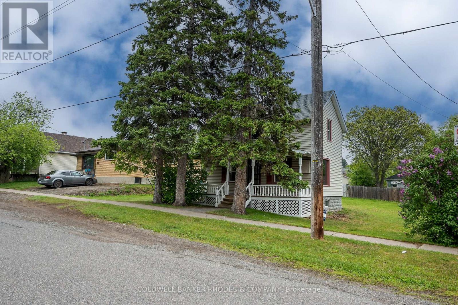 73 Empress Avenue N, Thunder Bay, Ontario  P7A 6C2 - Photo 3 - X12211403