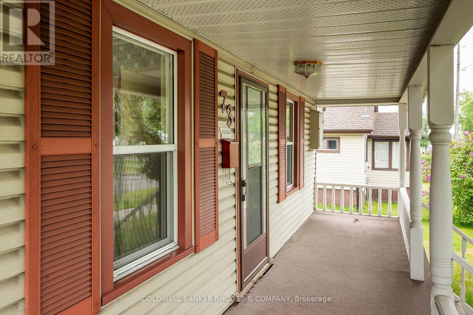 73 Empress Avenue N, Thunder Bay, Ontario  P7A 6C2 - Photo 4 - X12211403