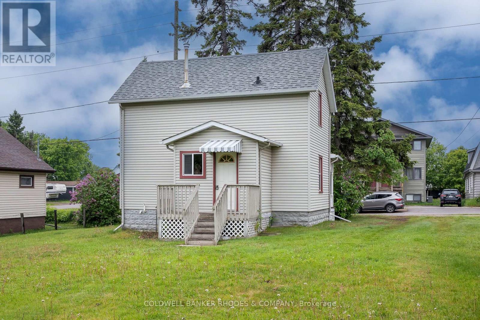 73 Empress Avenue N, Thunder Bay, Ontario  P7A 6C2 - Photo 7 - X12211403