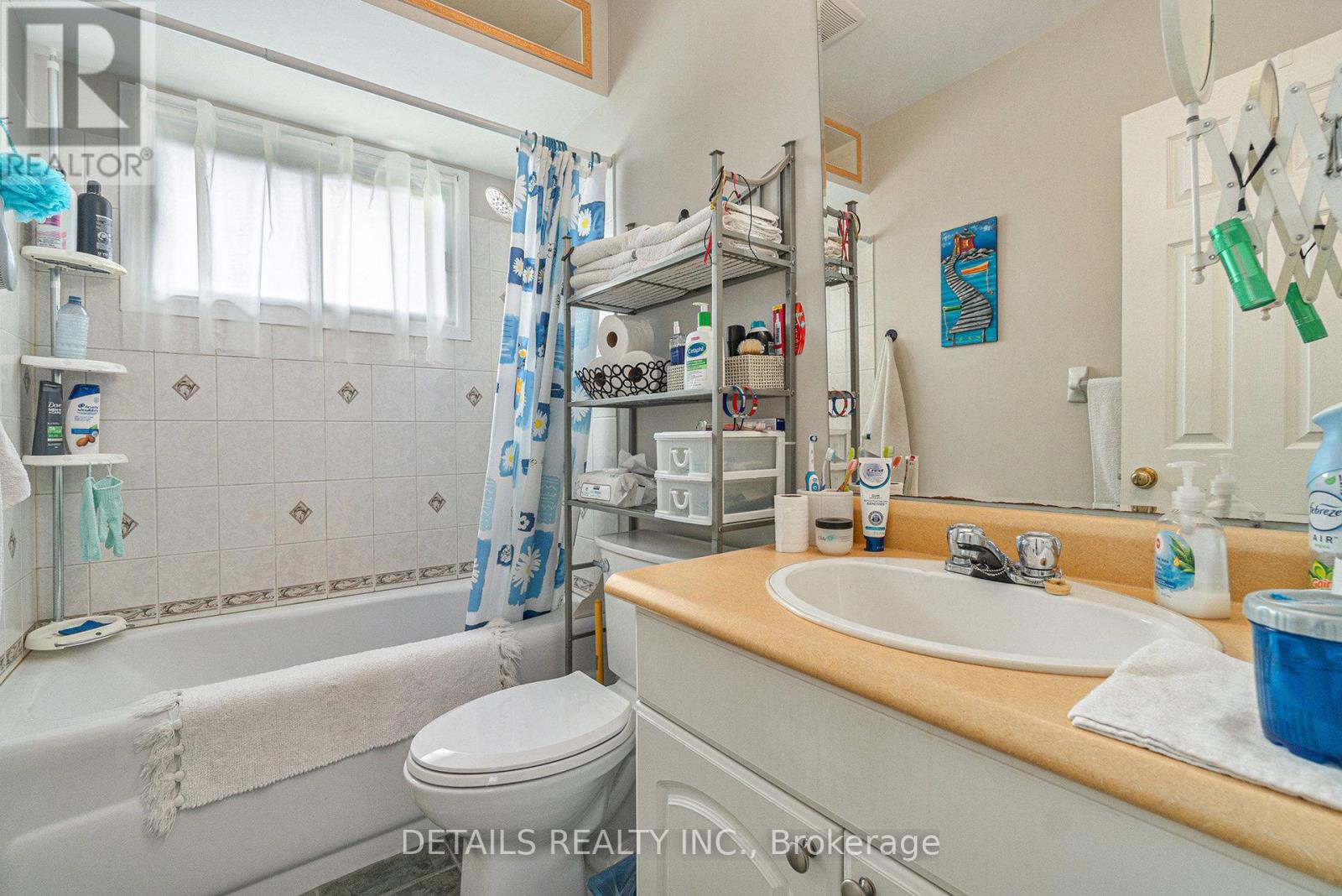 39 Roundhay Drive, Ottawa, Ontario  K2G 1B6 - Photo 12 - X12211415