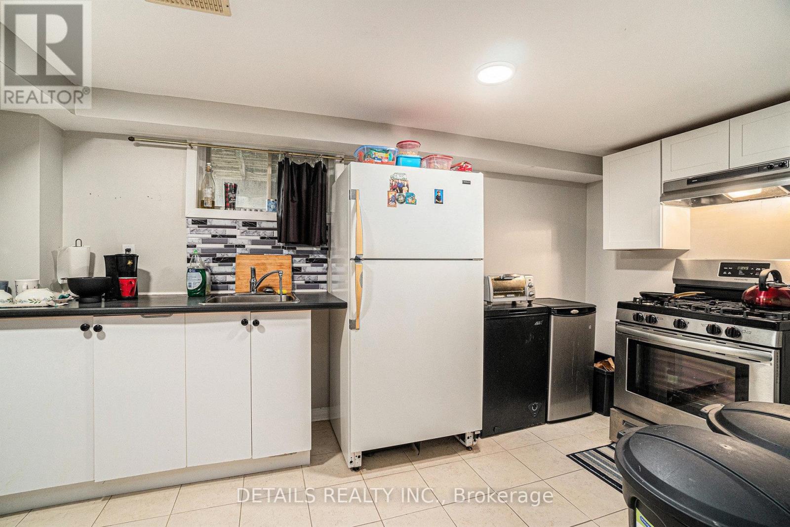 39 Roundhay Drive, Ottawa, Ontario  K2G 1B6 - Photo 16 - X12211415