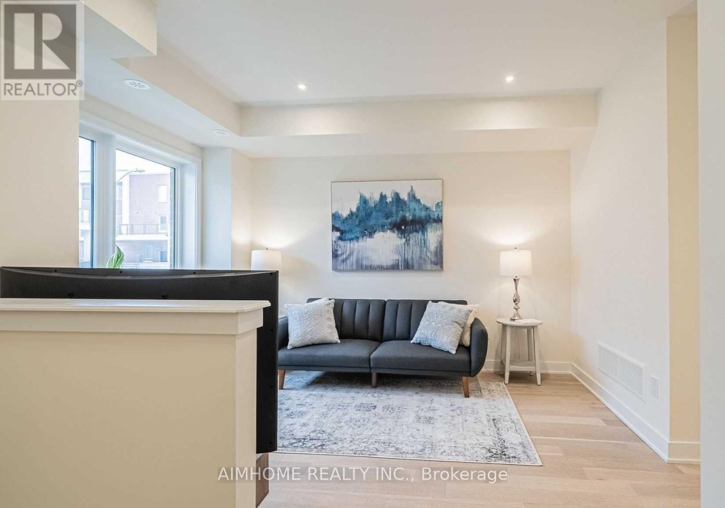 31 Frederick Tisdale Drive, Toronto, Ontario  M3K 0C4 - Photo 2 - W12208567