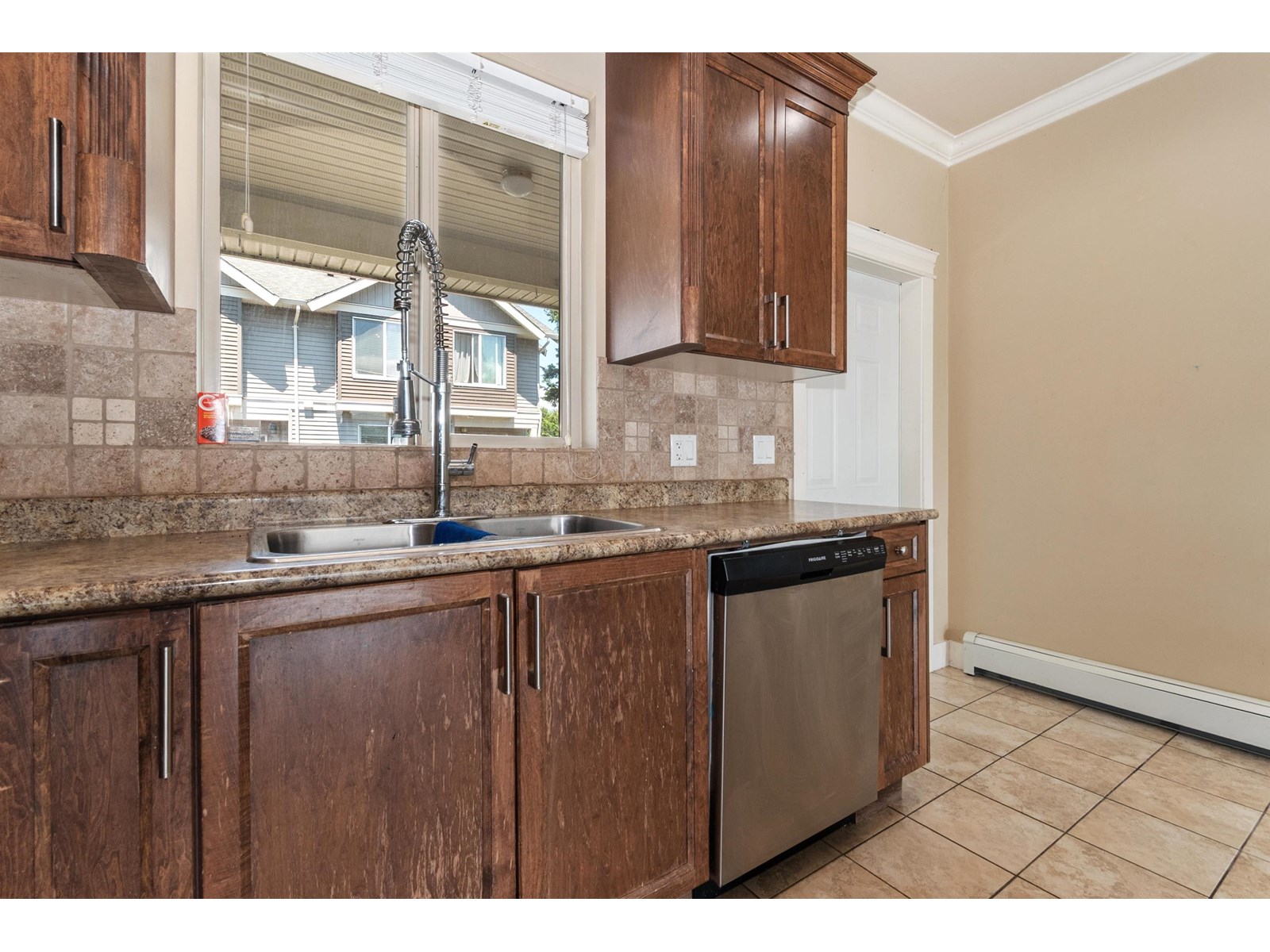 46623 First Avenue, Chilliwack Proper East, Chilliwack, British Columbia  V2P 1X4 - Photo 14 - R3013077