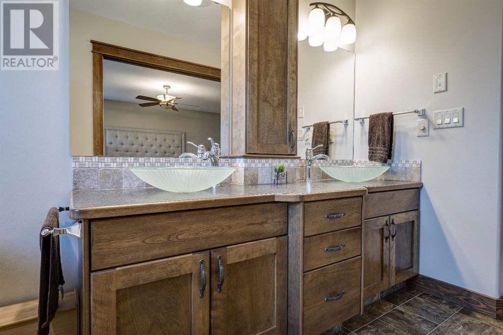 27 Vath Place, Red Deer, Alberta  T4R 0G2 - Photo 19 - A2228797