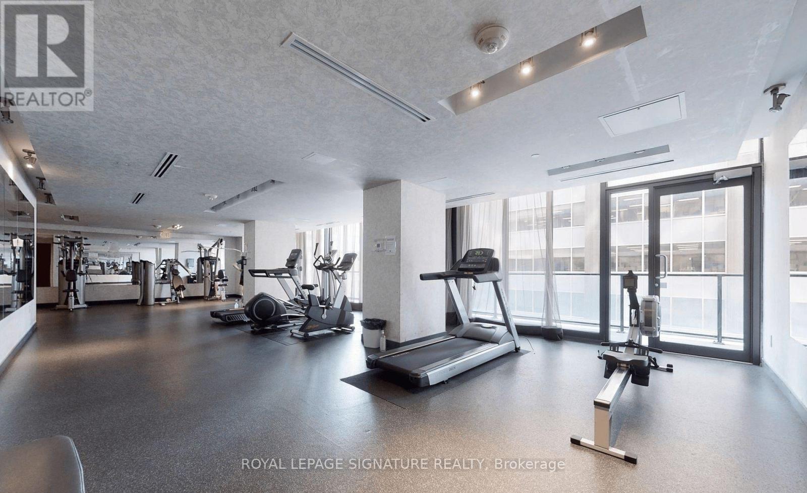 2709 - 426 University Avenue, Toronto, Ontario  M5G 1S9 - Photo 10 - C12211412