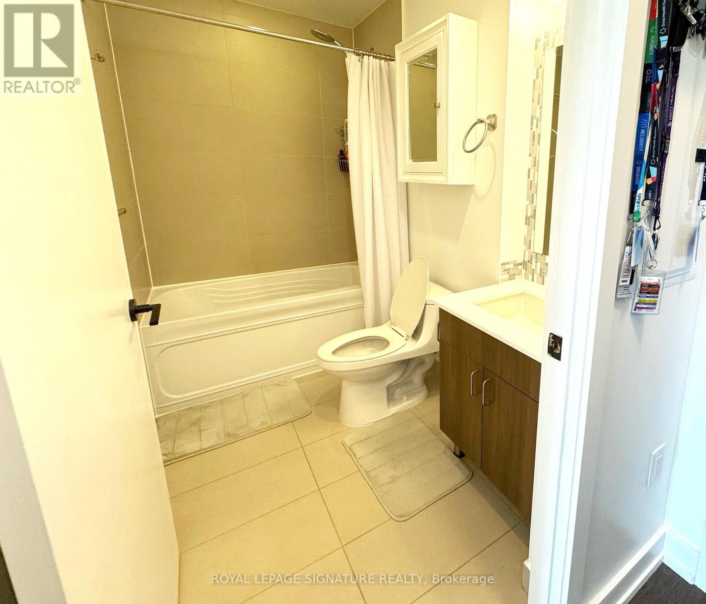 2709 - 426 University Avenue, Toronto, Ontario  M5G 1S9 - Photo 12 - C12211412
