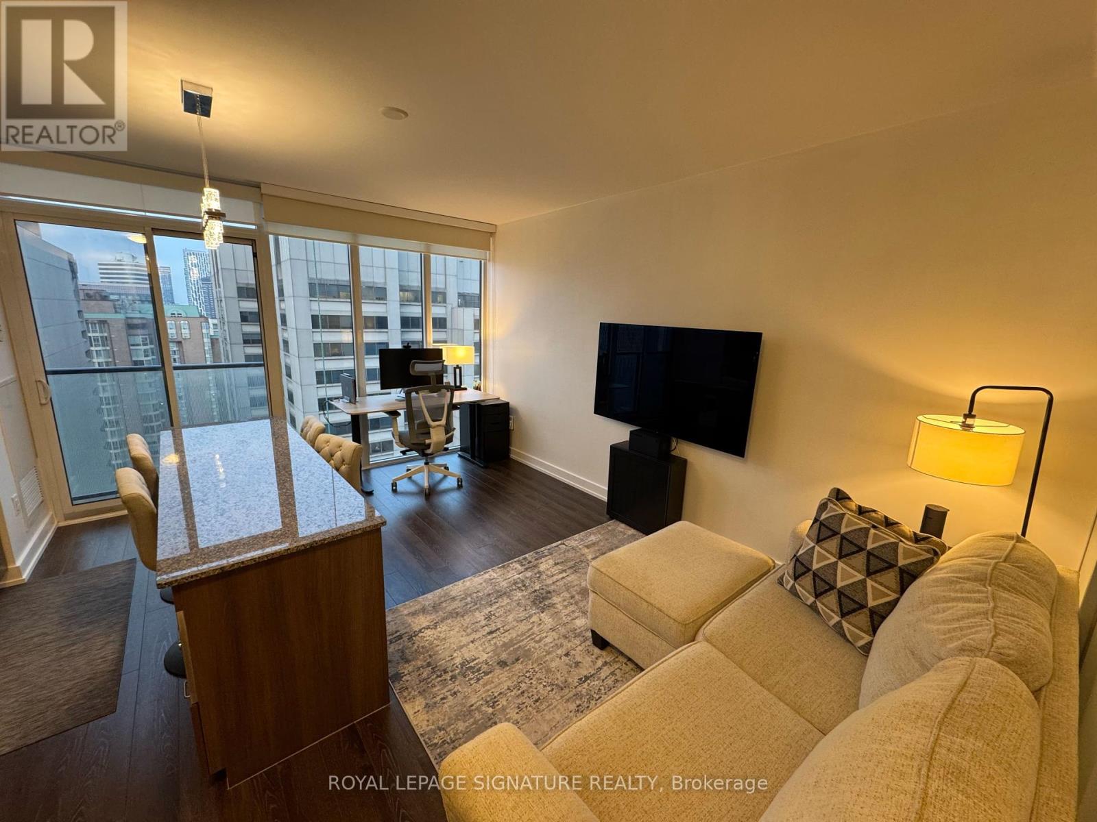 2709 - 426 University Avenue, Toronto, Ontario  M5G 1S9 - Photo 2 - C12211412