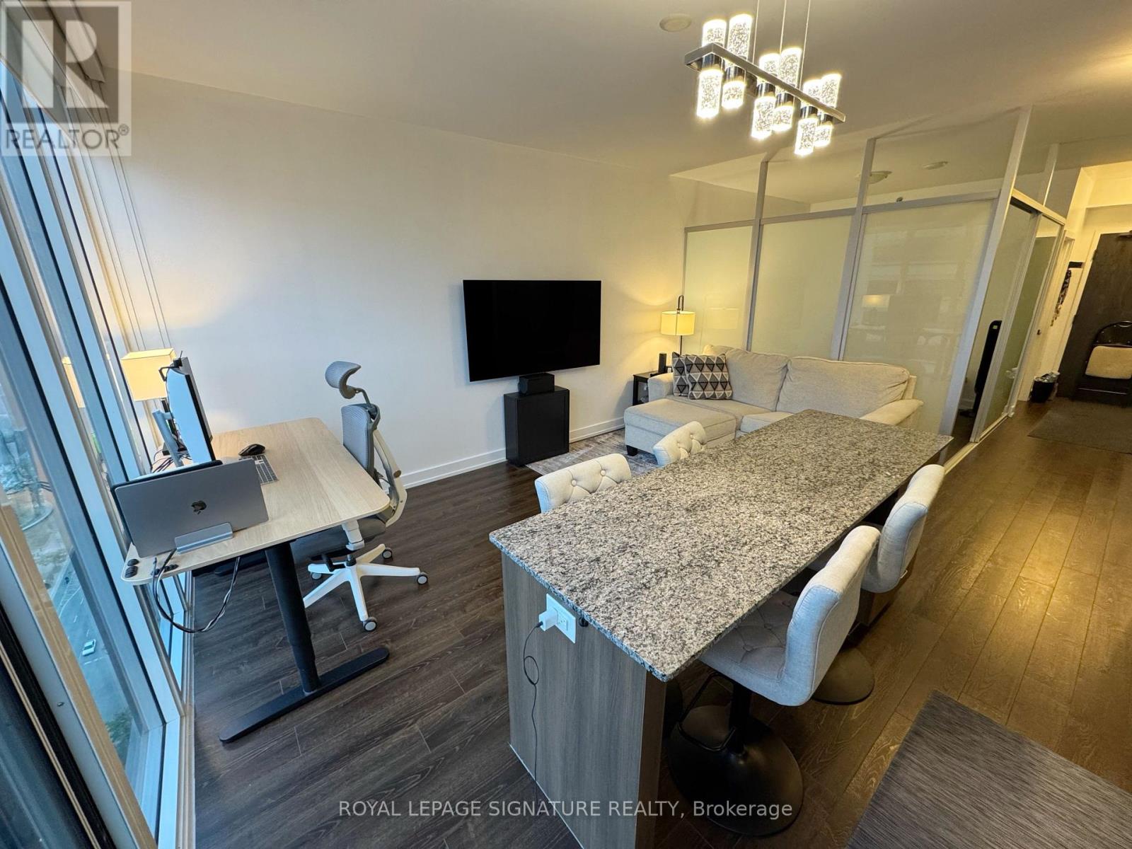 2709 - 426 University Avenue, Toronto, Ontario  M5G 1S9 - Photo 3 - C12211412