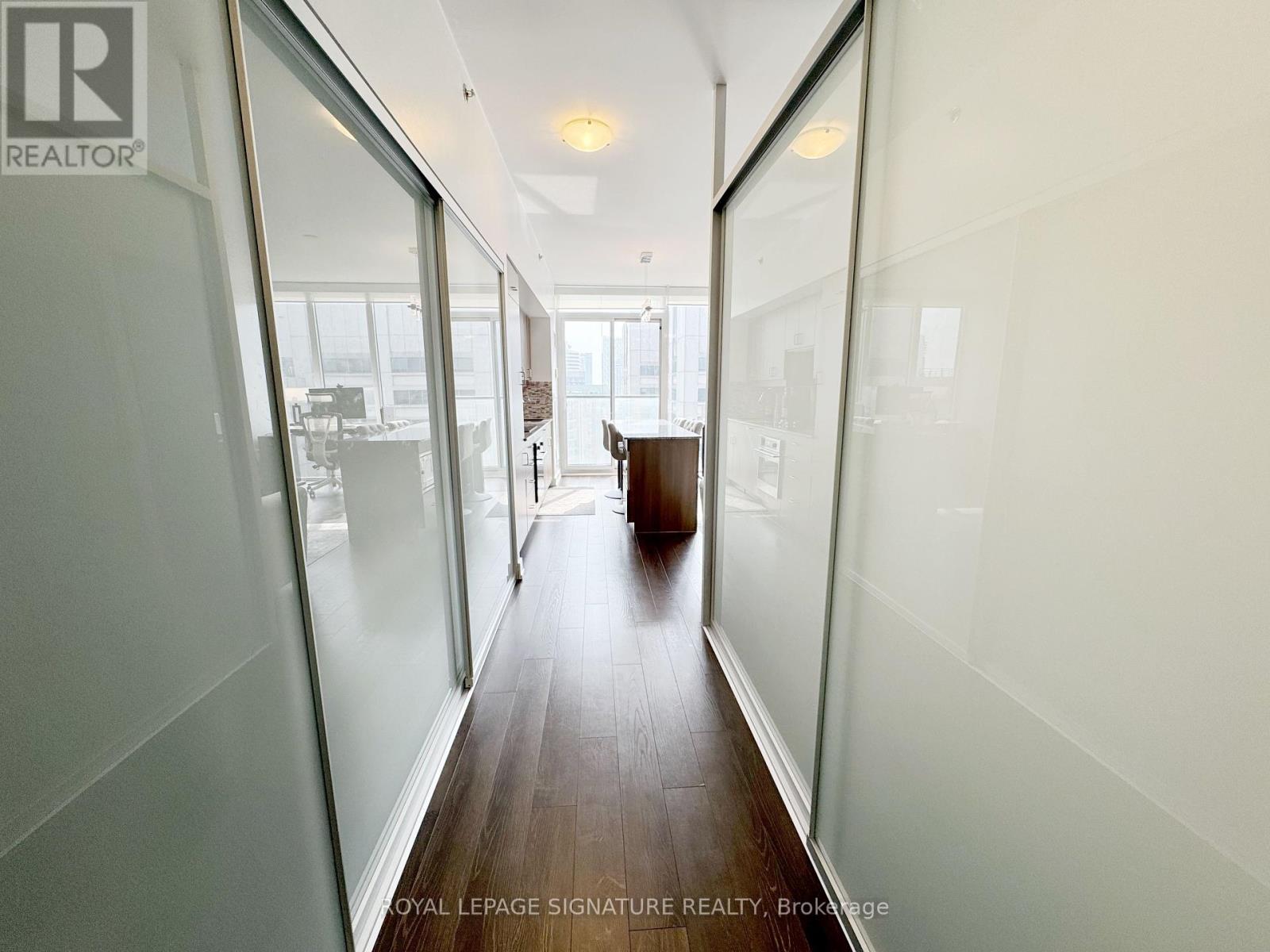 2709 - 426 University Avenue, Toronto, Ontario  M5G 1S9 - Photo 4 - C12211412