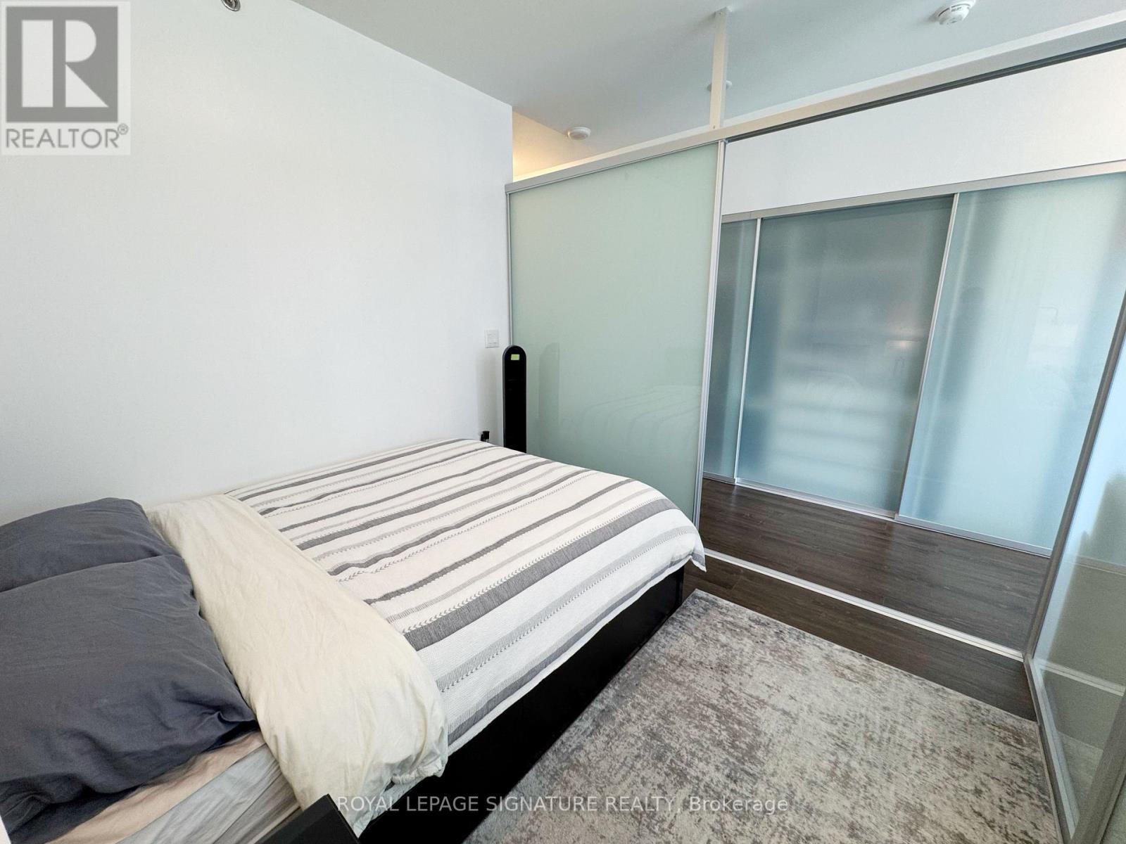 2709 - 426 University Avenue, Toronto, Ontario  M5G 1S9 - Photo 6 - C12211412