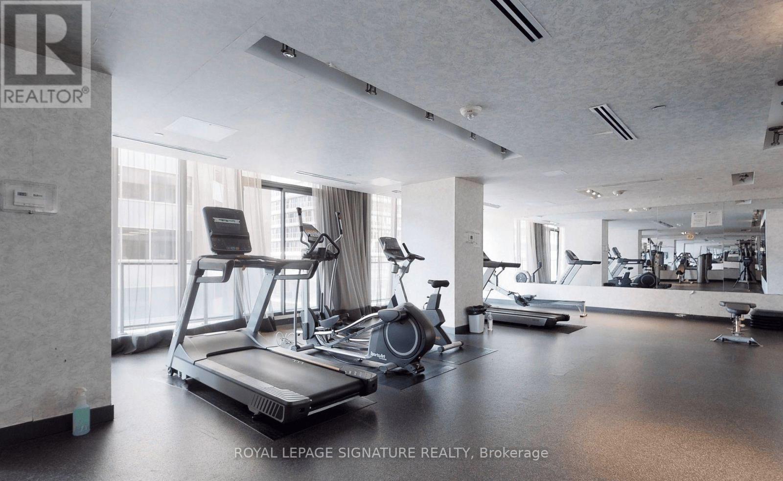 2709 - 426 University Avenue, Toronto, Ontario  M5G 1S9 - Photo 9 - C12211412
