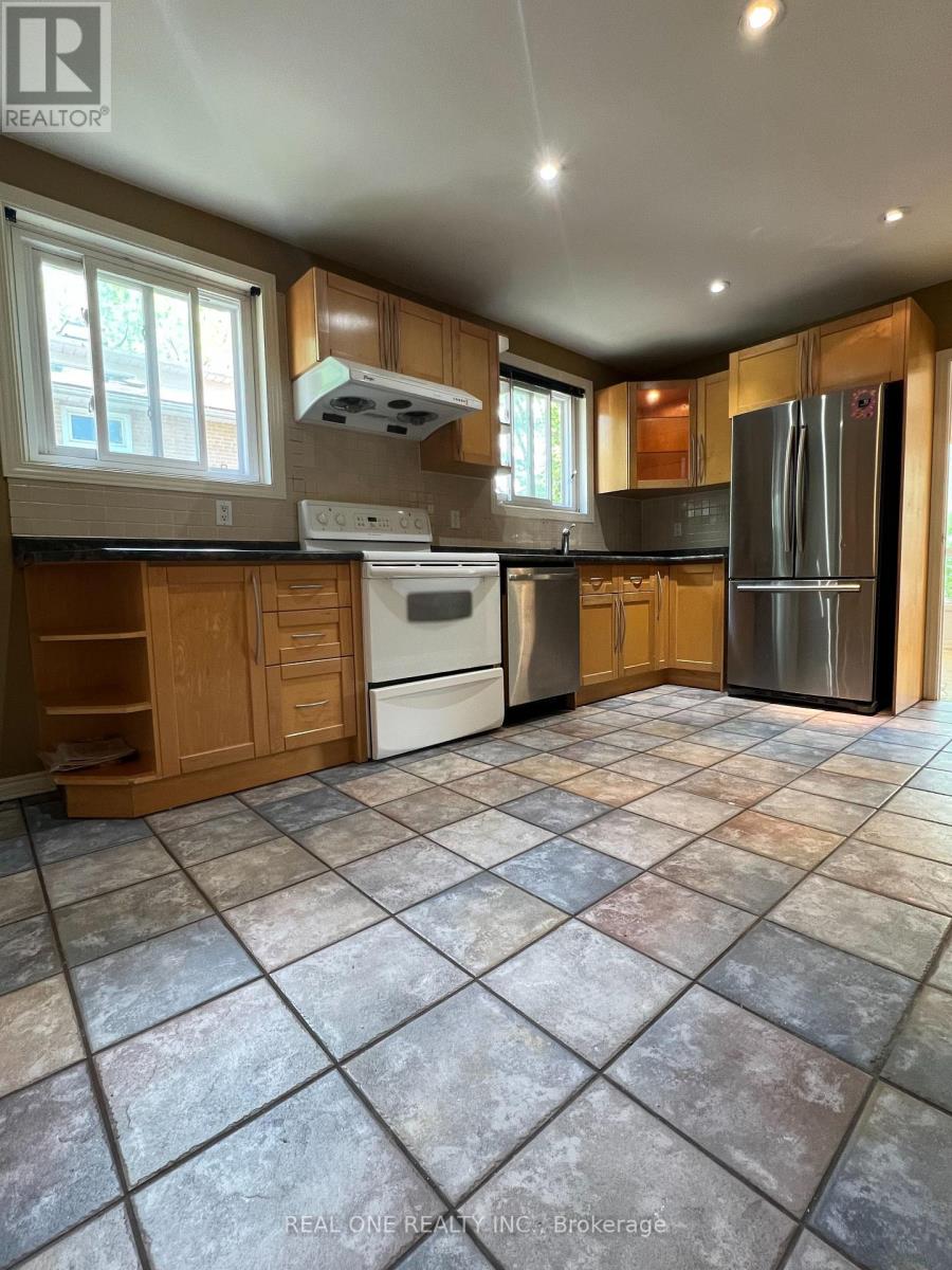 34 Shippigan Crescent, Toronto, Ontario  M2J 2G2 - Photo 10 - C12211420