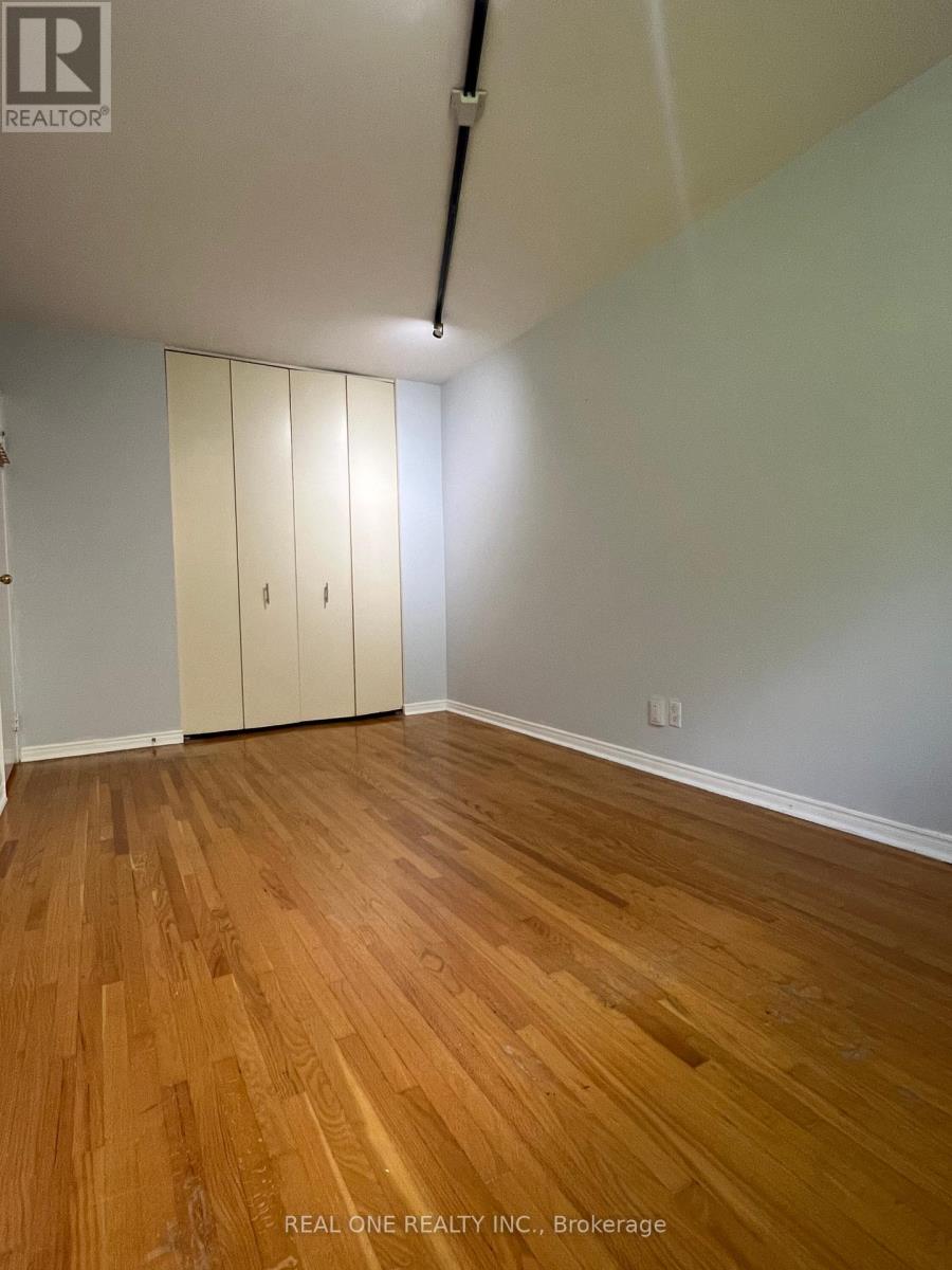 34 Shippigan Crescent, Toronto, Ontario  M2J 2G2 - Photo 12 - C12211420